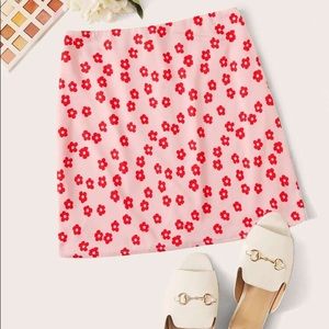 NEW Mini Floral Skirt 🌸